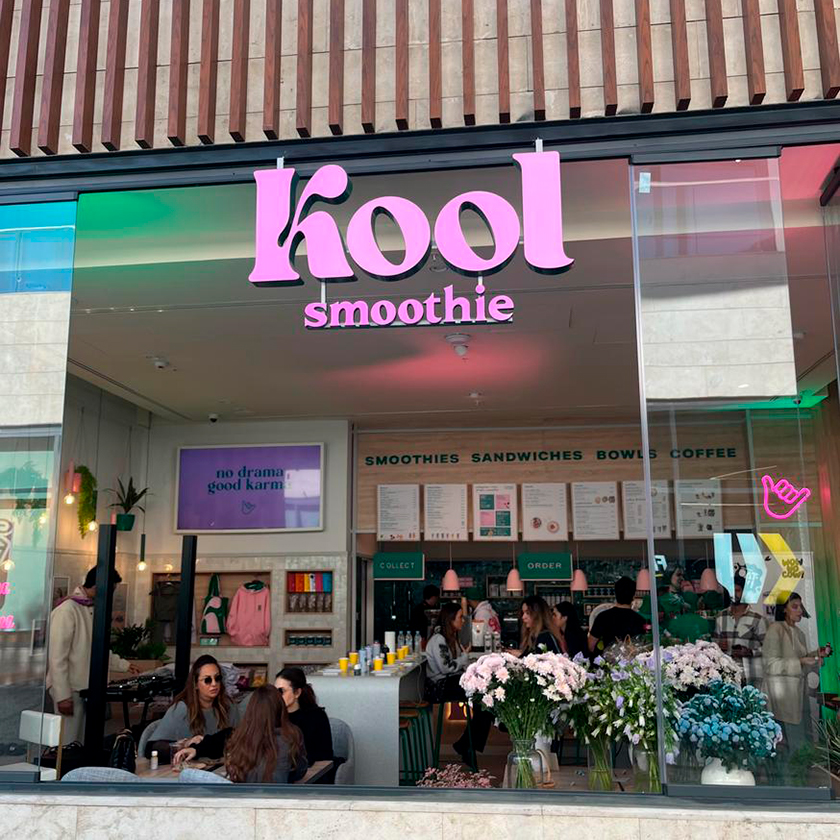 Kool Smoothie inaugure son tout premier café au sein du food court d'Arribat Center